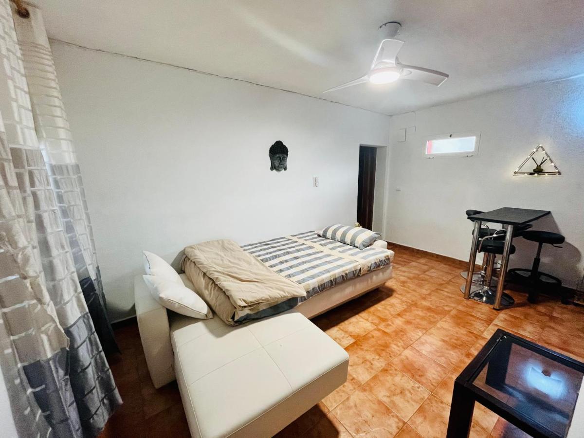 Estudio Adosado Acogedor Con Jardin, Barbacoa Y Parking Privado อาลิกันเต ภายนอก รูปภาพ