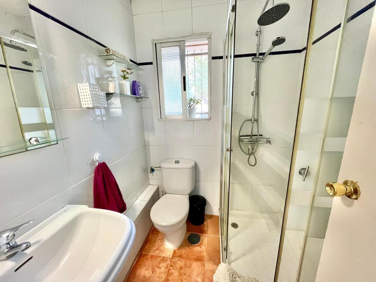 Estudio Adosado Acogedor Con Jardin, Barbacoa Y Parking Privado อาลิกันเต ภายนอก รูปภาพ